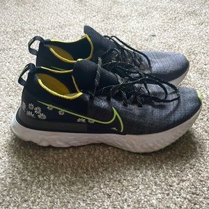 Nike Infinity React 2 SIZE: 11